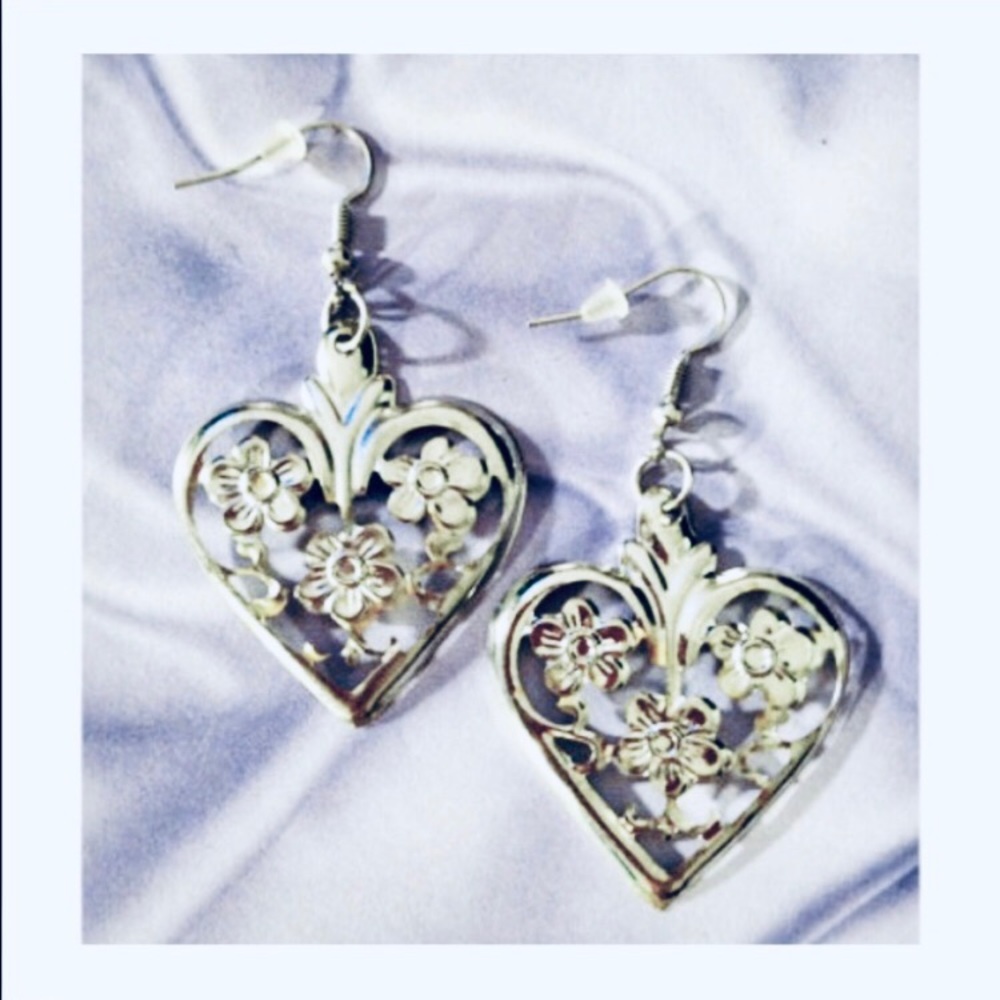 💗 Heart Earrings Vintage Style NEW